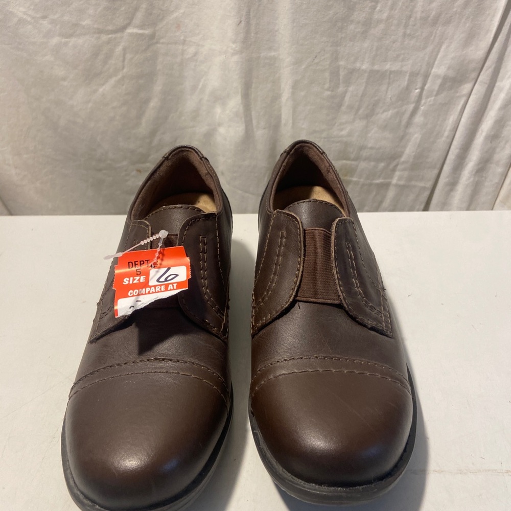 Earth brown leather leather Oxford loafers slip on style 1/2” block heel size 6 - Picture 2 of 7